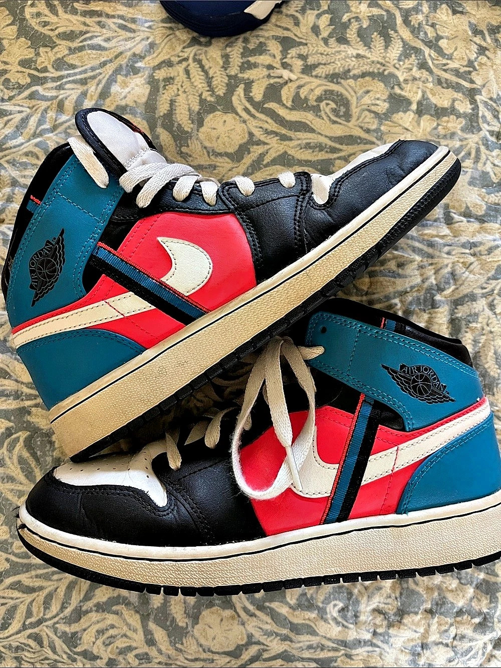 Nike Air Jordan 1 Retro High OG High Top Sneakers Blue & Black US 5.5Y